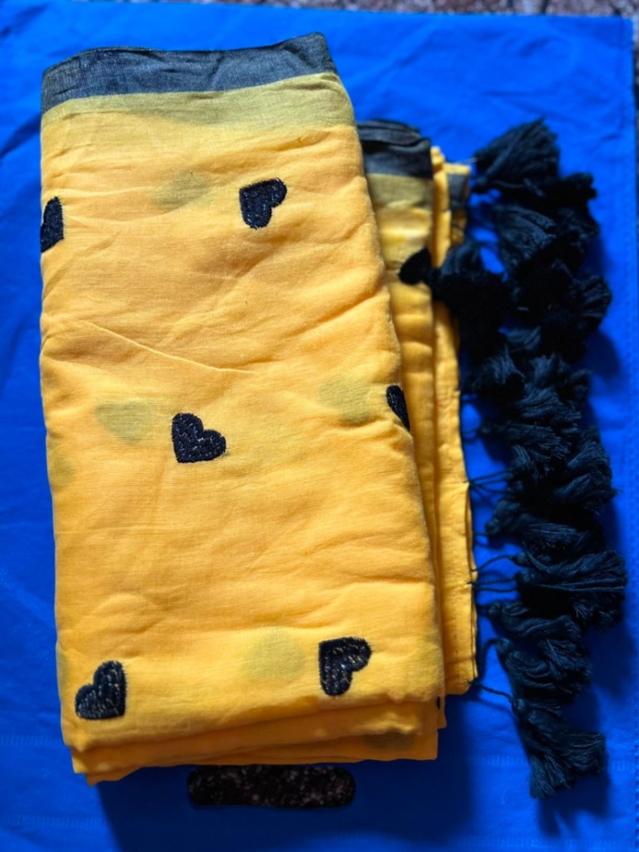 Mul cotton heart embroidery sari with blouse view 3