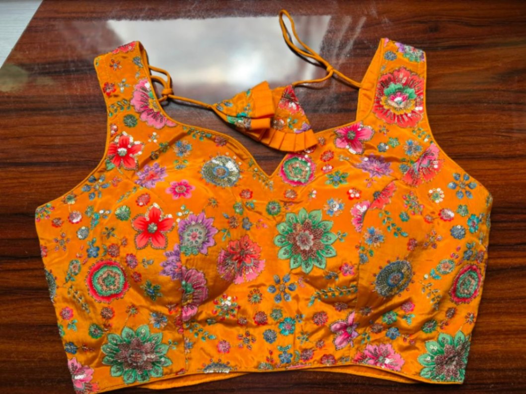 Creap pojisan blouse with additional sleeves view 2