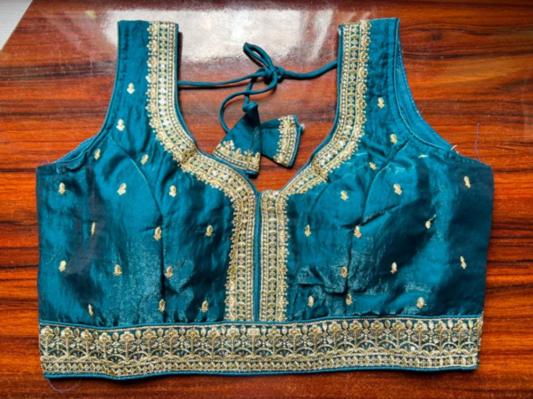 Silk embroidery blouse with additional sleeves view 3
