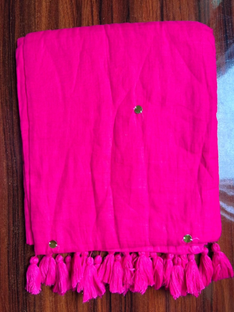 Mul Cotton Gini Saree in soft cotton fabric for elegant wear.