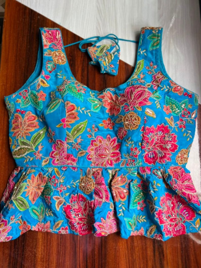 Crepe position blouse with additional sleeves view 2
