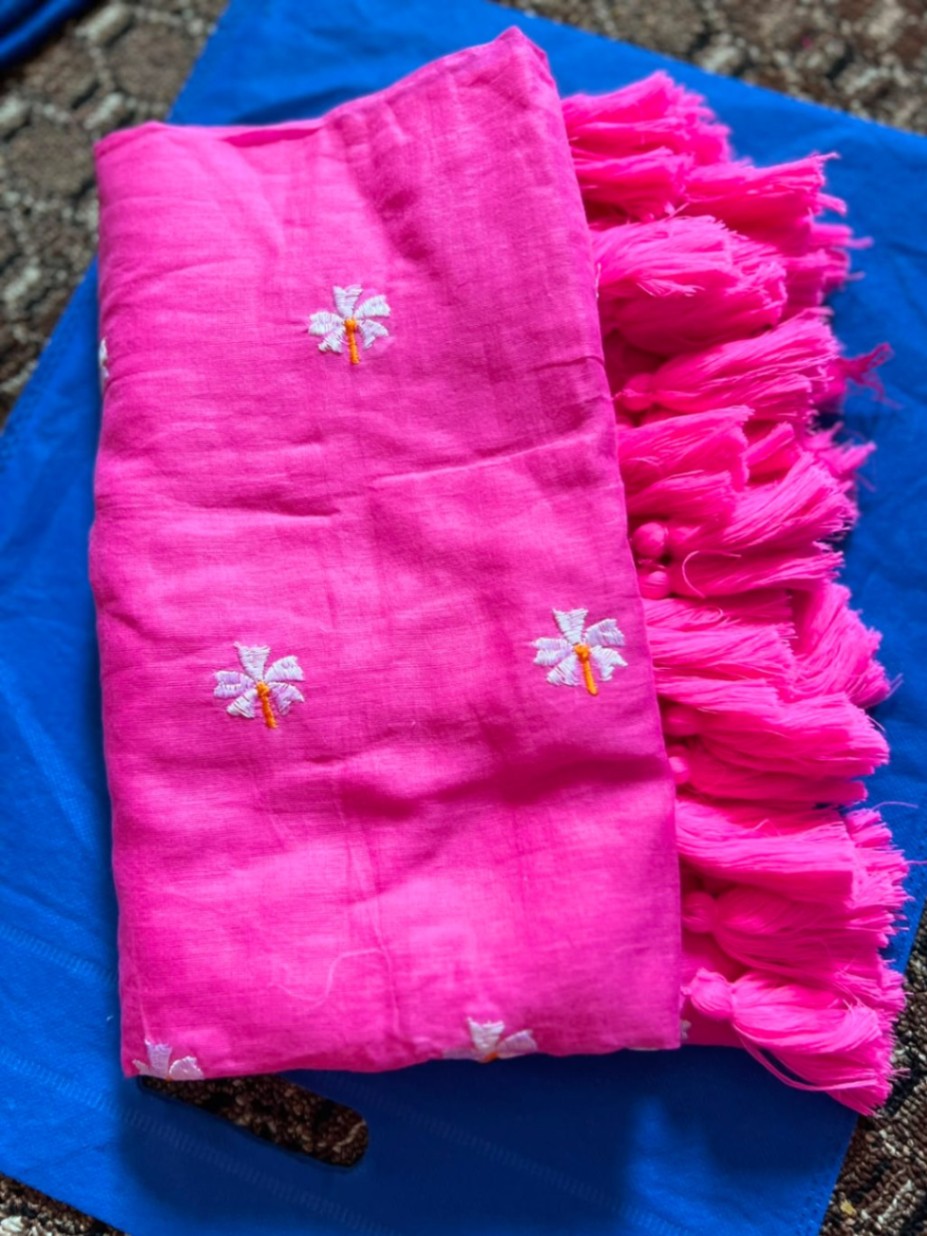 Mul Cotton Parijat Embroidery Sari with Blouse view 5