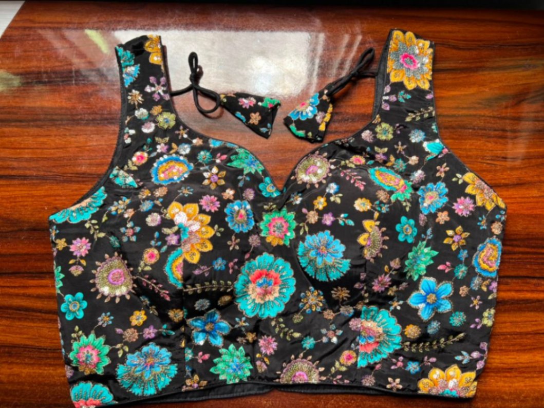 Creap pojisan blouse with additional sleeves view 1