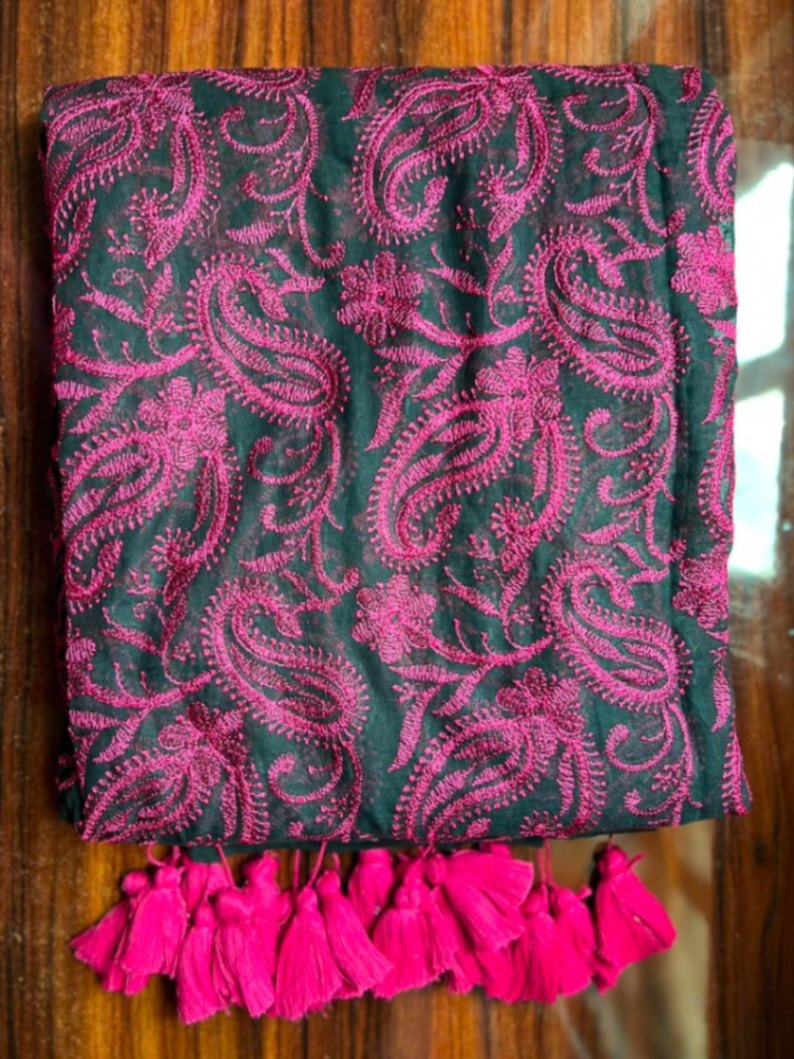 Mul Cotton Chikankari Embroidery Sari with Blouse view 8