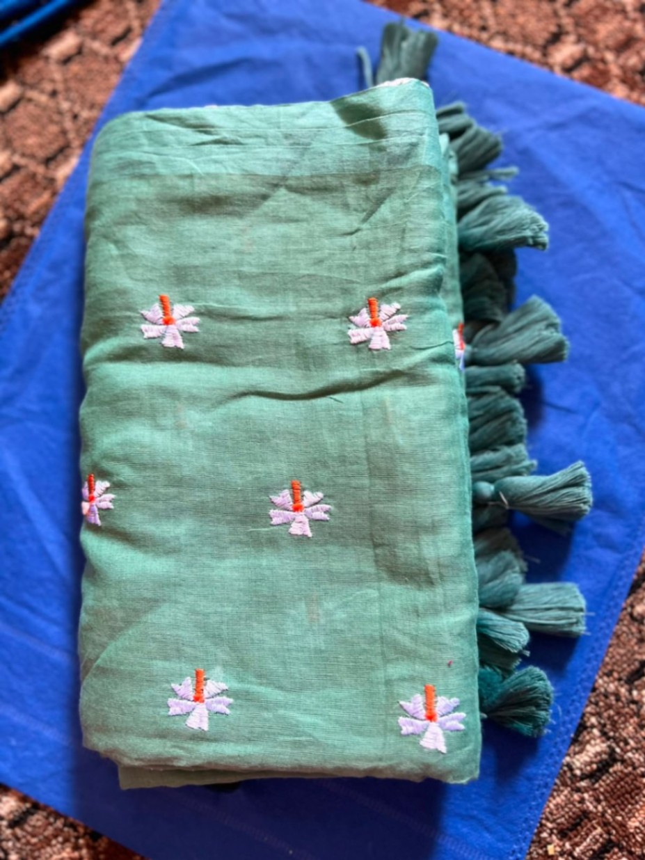 Mul Cotton Parijat Embroidery Sari with Blouse view 1