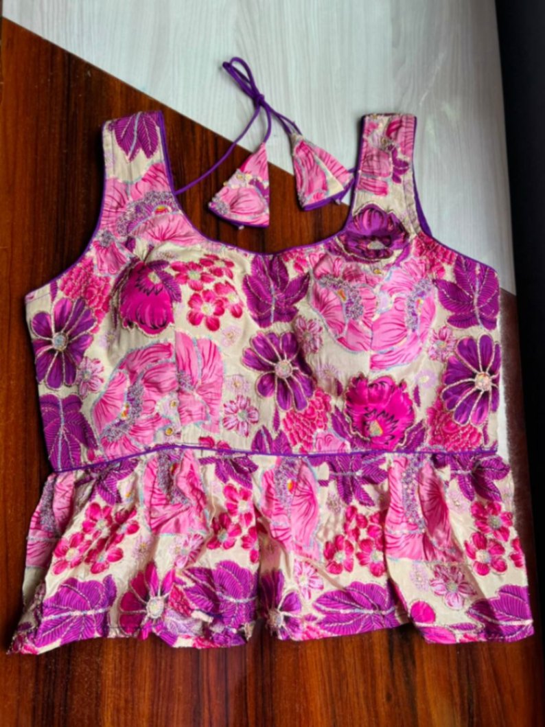 Crepe position blouse with additional sleeves view 1